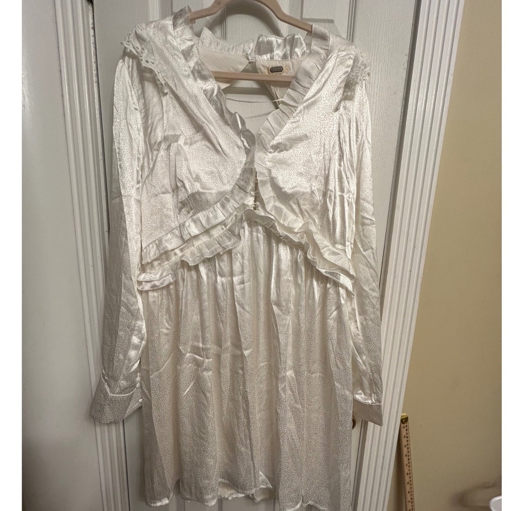 Rosevelvet Cream Satin Jacquard Ruffle Open Back Mini Dress Plus Size 3X NEW
